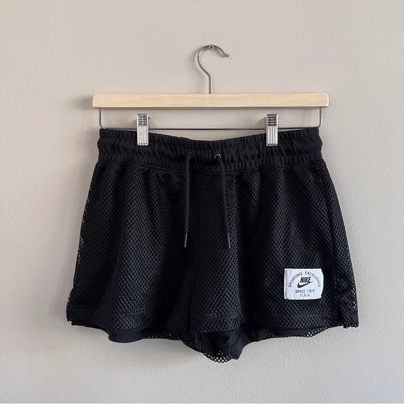 Nike heritage shorts - Picture 1 of 3